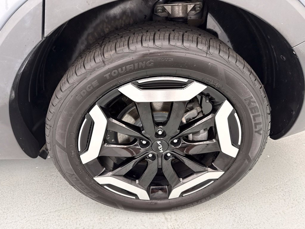 Used 2024 Kia Telluride S AWD/4WD image 6