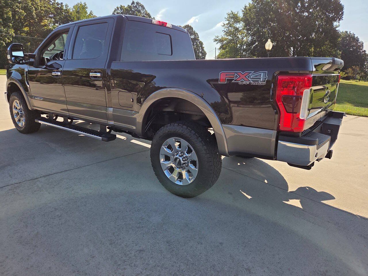 Used 2019 Ford F250 Lariat w/ Lariat Ultimate Package AWD/4WD image 7