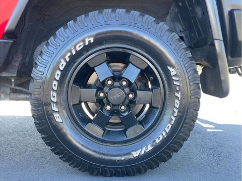 Used 2012 Toyota FJ Cruiser 4WD image 19