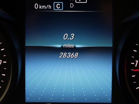 Used 2022 Mercedes-Benz GLC 300 4MATIC w/ Driver Assistance Package image 51