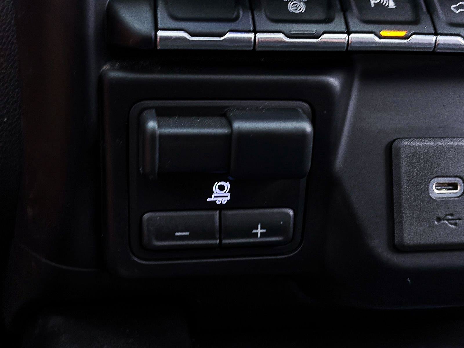 Used 2022 Chevrolet Silverado 2500 High Country AWD/4WD image 30