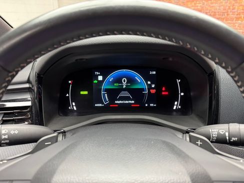 Used 2025 Toyota Camry SE FWD image 16