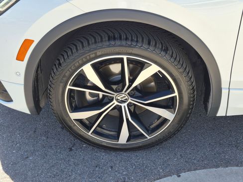 Used 2023 Volkswagen Tiguan SEL R-Line AWD/4WD image 14