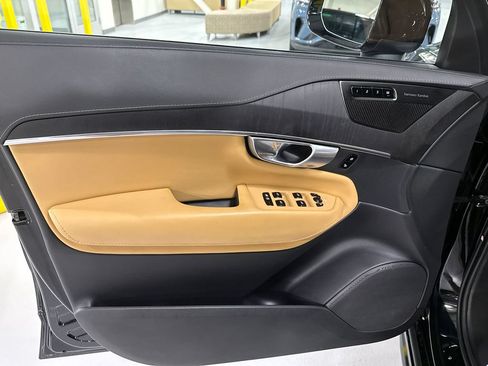 Certified 2023 Volvo XC90 B6 Ultimate w/ Protection Package Premier AWD/4WD image 9