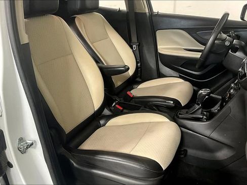 Used 2019 Buick Encore Preferred image 7