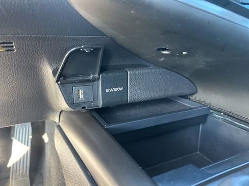 Used 2022 Toyota Camry SE w/ Convenience Package image 23