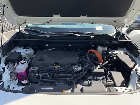 Certified 2025 Toyota RAV4 LE AWD/4WD image 16