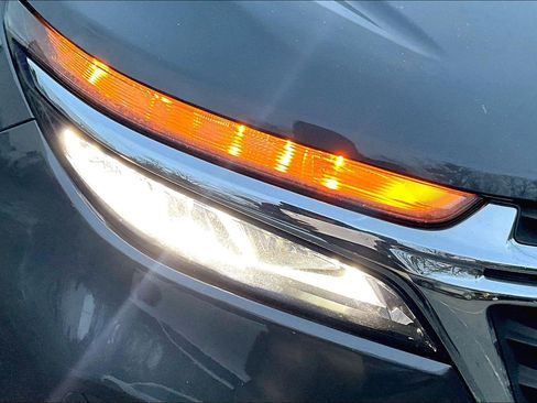 Used 2022 Chevrolet Equinox LS image 23