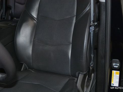 Used 2018 Cadillac Escalade Premium Luxury image 15