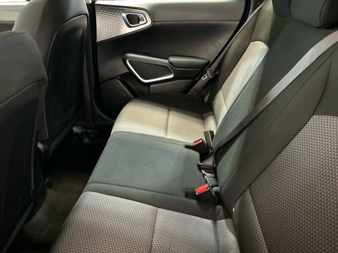 Used 2022 Kia Soul LX w/ Technology Package FWD image 5