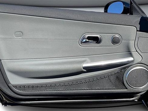 Used 2005 Chrysler Crossfire Limited image 16