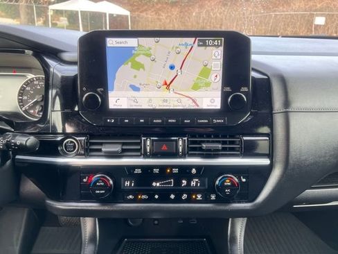 Used 2023 Nissan Pathfinder SL w/ SL Premium Package image 26