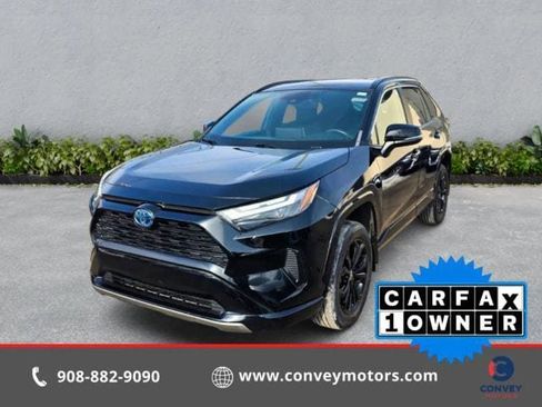 Used 2022 Toyota RAV4 SE w/ Convenience Package image 1