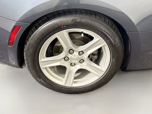 Used 2019 Chevrolet Camaro LT image 31