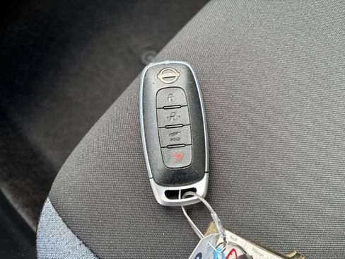 Used 2025 Nissan Versa SV FWD image 21
