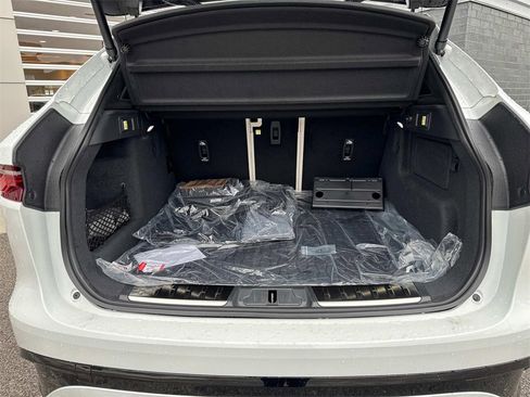 New 2026 Jaguar F-PACE R-Dynamic S image 6