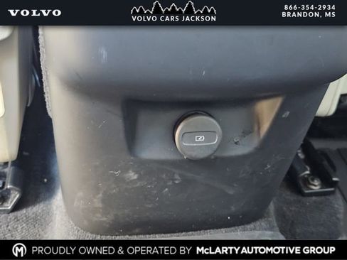 Certified 2024 Volvo XC90 B6 Core w/ Climate Package image 19