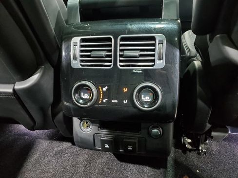 Used 2018 Land Rover Range Rover HSE AWD/4WD image 24