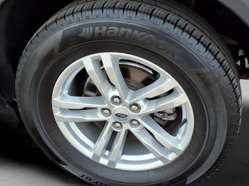 Used 2023 Ford Explorer XLT w/ Equipment Group 202A AWD/4WD image 8