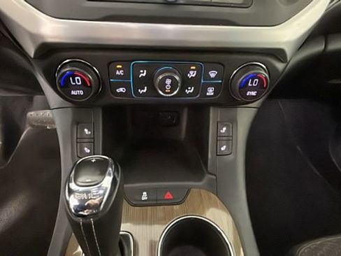 Used 2017 GMC Acadia SLE FWD image 23