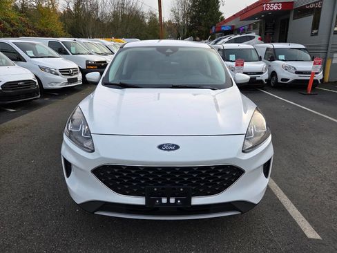 Used 2021 Ford Escape SE image 2