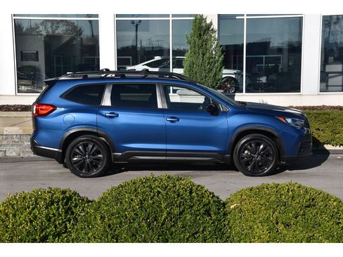 Used 2022 Subaru Ascent Onyx Edition image 3
