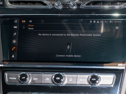 Used 2021 Bentley Bentayga Plug-In Hybrid AWD/4WD image 26