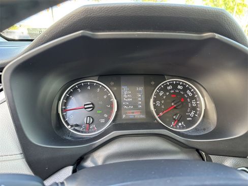 Used 2021 Toyota RAV4 XLE Premium image 50