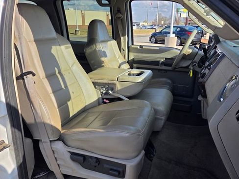 Used 2010 Ford F350 Lariat image 14