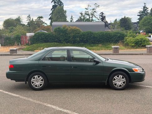 Used 2001 Toyota Camry CE FWD image 4