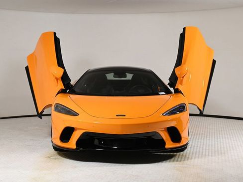 Used 2023 McLaren GT image 23