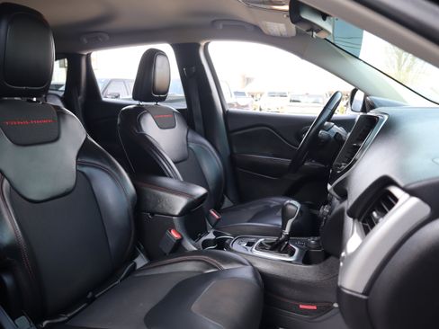 Used 2017 Jeep Cherokee Trailhawk w/ Trailer Tow Group image 28