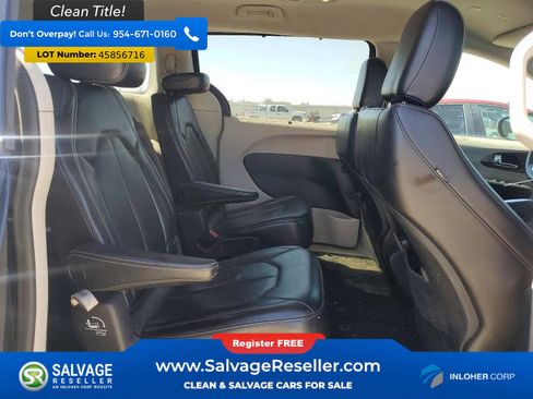 Used 2020 Chrysler Voyager Lxi image 15