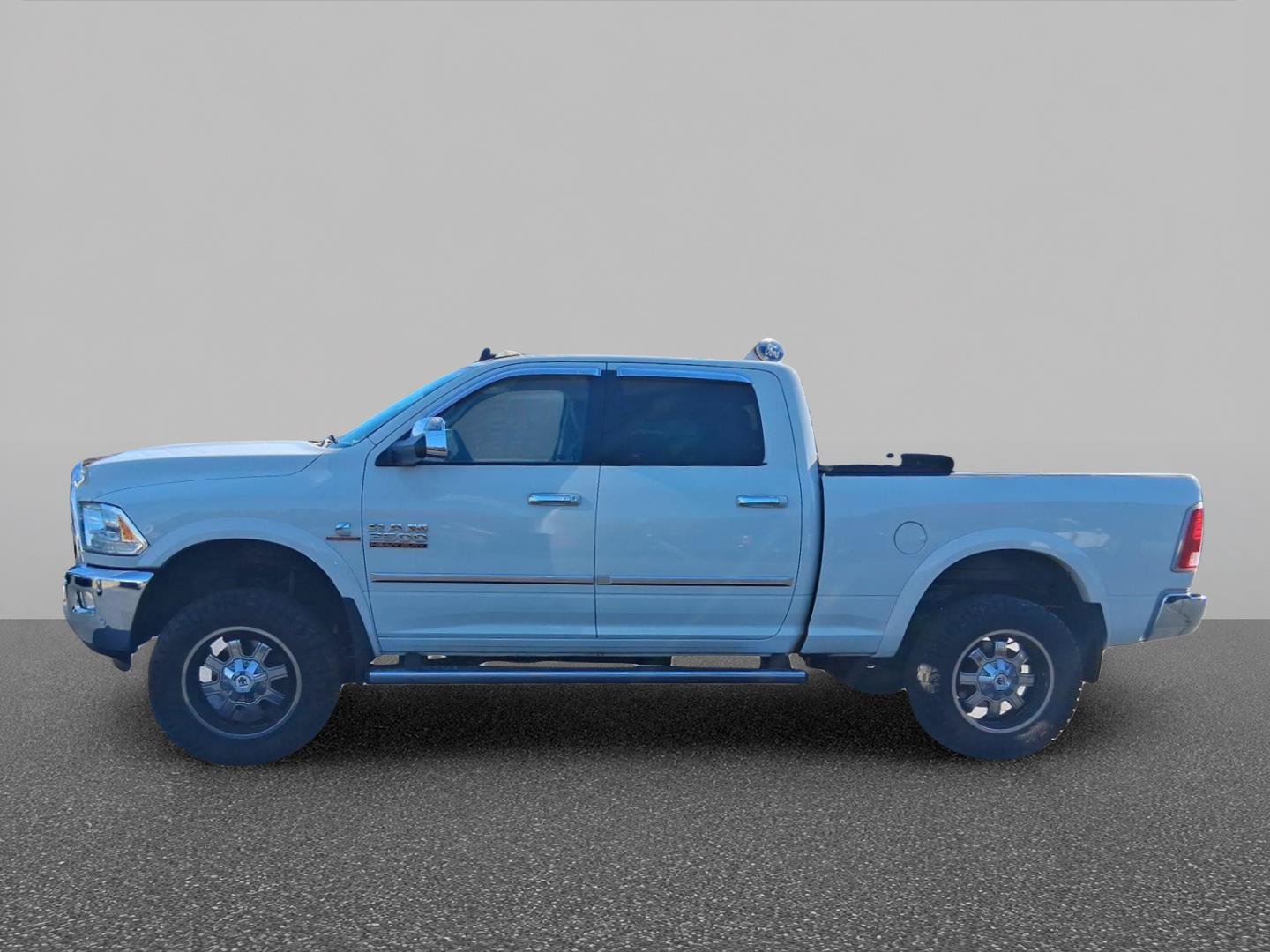 Used 2017 RAM 2500 Laramie AWD/4WD image 1