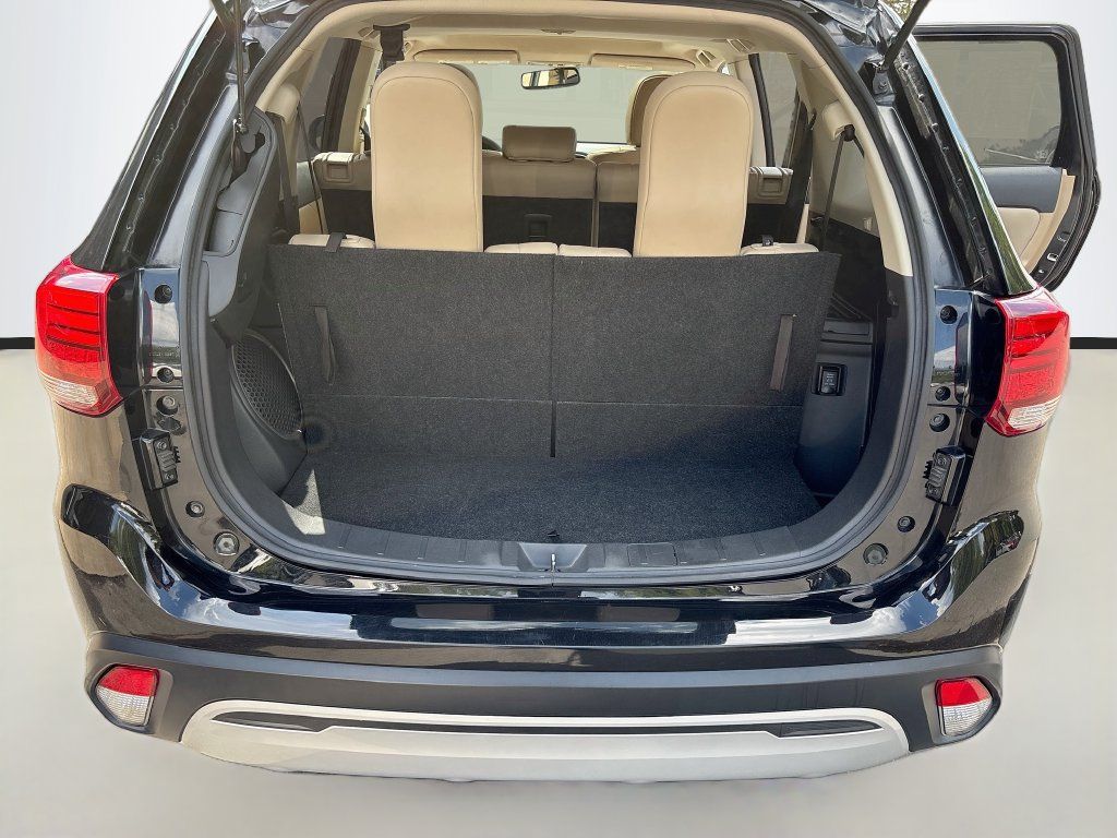 Used 2019 Mitsubishi Outlander SEL FWD image 25