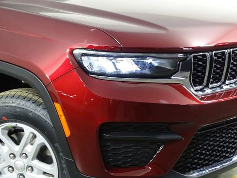 New 2025 Jeep Grand Cherokee Laredo image 39