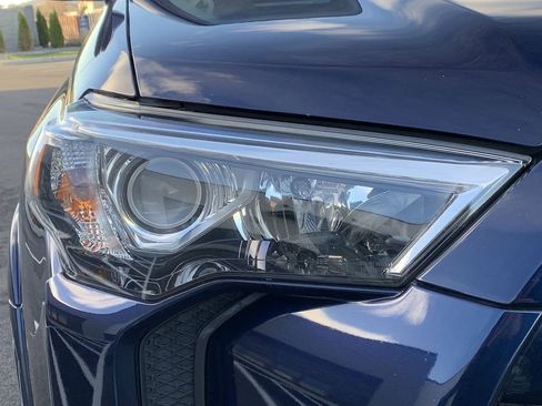 Used 2016 Toyota 4Runner SR5 Premium image 9