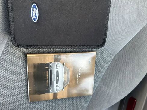 Used 2005 Ford Taurus SE image 18