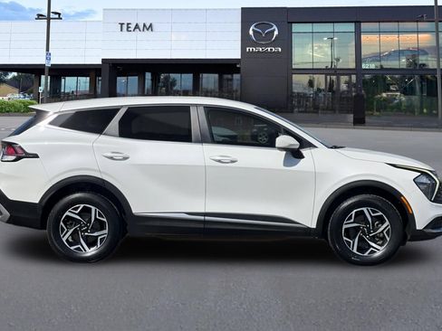 Used 2023 Kia Sportage LX AWD/4WD image 3