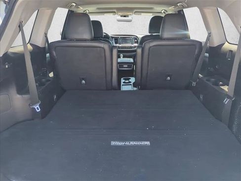 Used 2018 Toyota Highlander XLE image 21