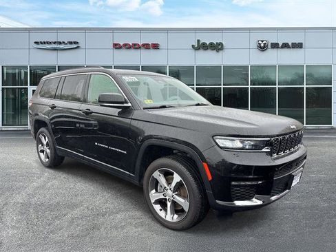 Used 2024 Jeep Grand Cherokee L Limited AWD/4WD image 1
