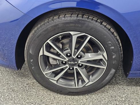 Used 2023 Kia Forte LXS w/ LXS Technology Package FWD image 8