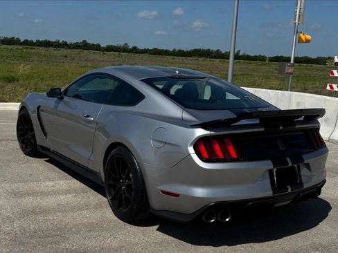 Used 2020 Ford Mustang Shelby GT350 w/ Technology Package RWD image 8