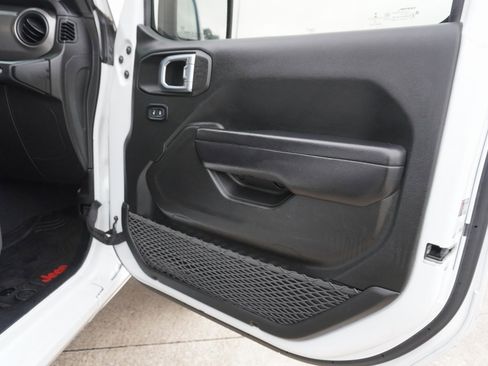 Used 2021 Jeep Wrangler Sport S image 23