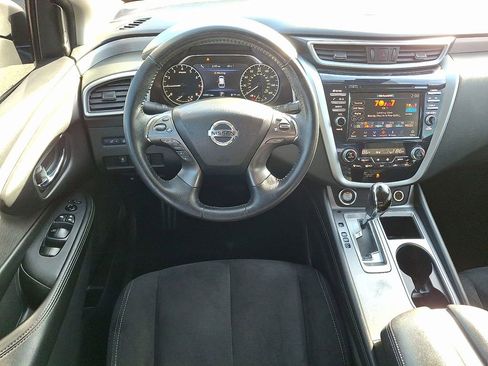 Used 2021 Nissan Murano SV image 2