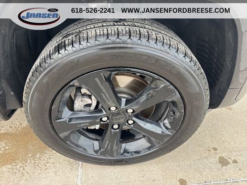 Used 2025 Jeep Grand Cherokee L Limited w/ Black Appearance Package image 8