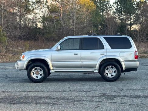 Used 2000 Toyota 4Runner Limited image 3