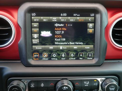 Used 2021 Jeep Wrangler Unlimited Rubicon AWD/4WD image 22