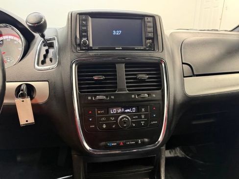 Used 2018 Dodge Grand Caravan GT FWD image 18