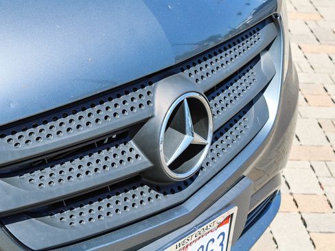 Used 2021 Mercedes-Benz Metris Passenger image 6